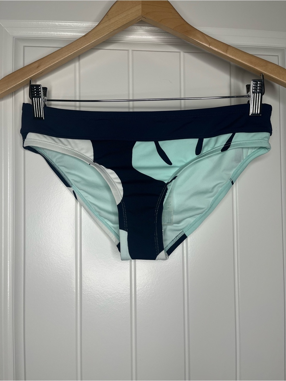 Carve Designs Stinson Bikini Bottoms Capitola Navy Blue Monstera Leaf Size Small